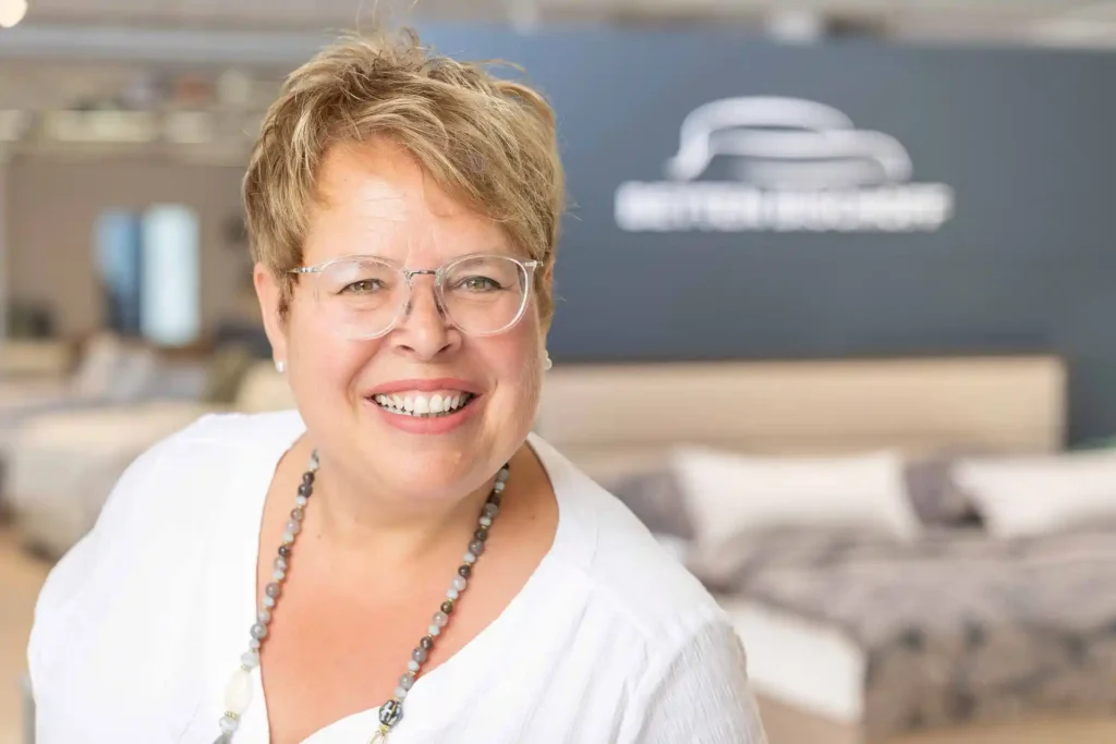 Schlafberaterin Andrea Brooks bei Betten Bischoff Köln