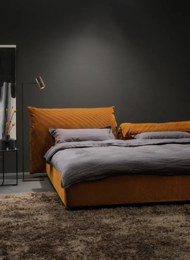 Zu den Betten und Möbeln von Möller Design